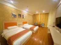 Home Inn Baiyun Hotel (Korla Jiaotong West Road Food Court)