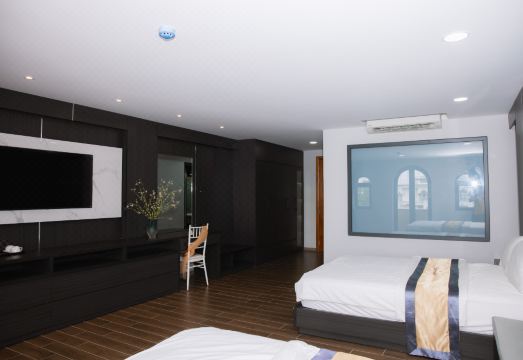 Golden Central Hotel