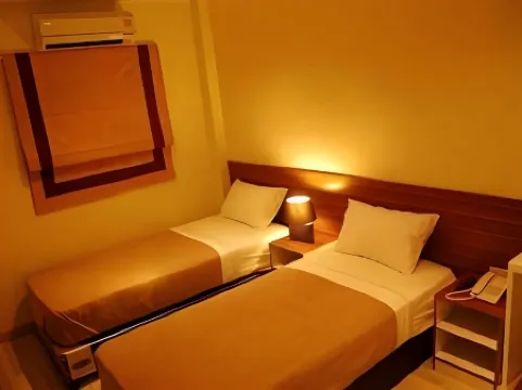 White House Asoke Sukhumvit 18