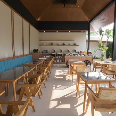 Kinama Villa Jimbaran Bali Отели рядом с достопримечательностью «Пляж Джимбаран»