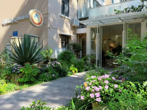 YHA LOFT Youth Hostel (Shenzhen OCT LOFT) Отели рядом с достопримечательностью «Tianshan»