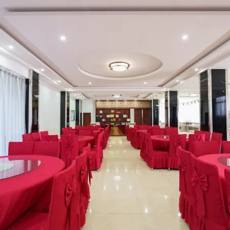 Yulong Business Hotel