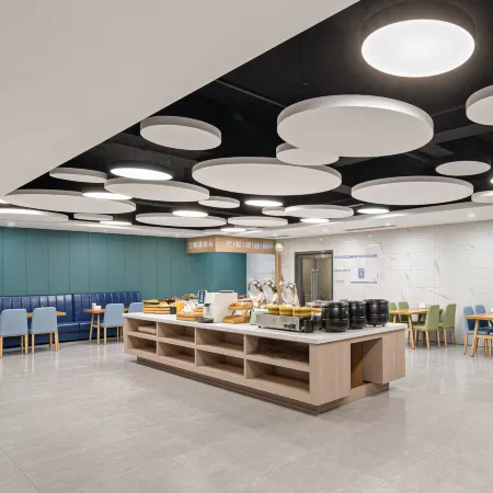 Starway Hotel (Hebi Convention and Exhibition Center)