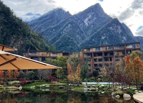 Ya'an Shimian Chuantou Howard Johnson Hot Springs Resort Hotel