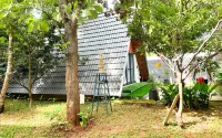 Oh - Bali Villa by Travent Mug - Biệt thự
