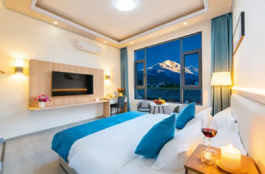 Ruining Snow Mountain View Homestay (Lijiang Sanyi Airport) Hotels near Lijiang Sanyi International Airport