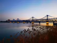 Xiaojie Guesthouse (Dandong Yalu River Broken Bridge Branch)