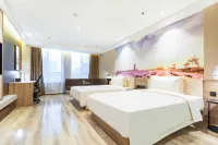 Huating Four Seasons Hotel (Qingdao North Station Heilongjiang Middle Road) Hotels in Qingdaobei Railway Station/Licun Night Market
