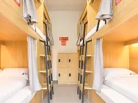 Three Cats Youth Hostel (Meishan Renshou Xixili Store）