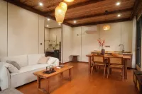Jingyin Retreat Hotel - balcony