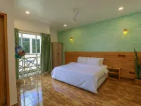 Turtle Maldives - Your Gateway to the Beach & Marine Adventures Await! Hotels in Omadhoo
