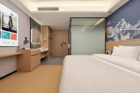 Anlan International Hotel (Huangguoshu Avenue RT-Mart Branch) - balcony