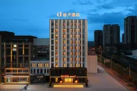 orange hotel - breakfast
