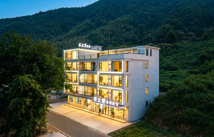 Shishangli Creekside Bamboo Villa, Banqiao Village, Jingxian