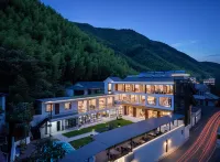 Semi-Wild · Crest Wild Pool & Family Vacation Homestay - Pet friendly