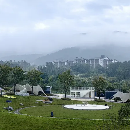 Yingde Shengquan Mountain Valley Gold and Silver Hot Spring Hotel