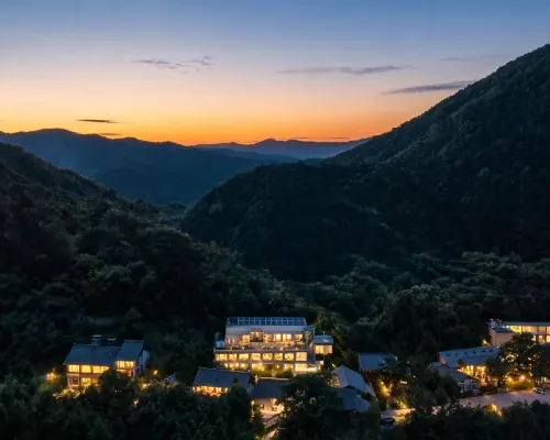 Yangpo Yard Hotels in Zhashui