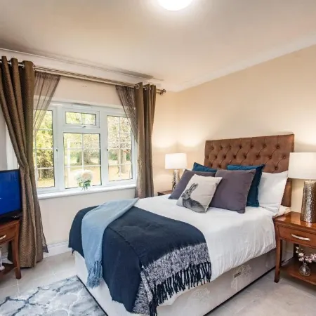 Trivelles Waterhall Country Gatwick Hotel & Airport Parking
