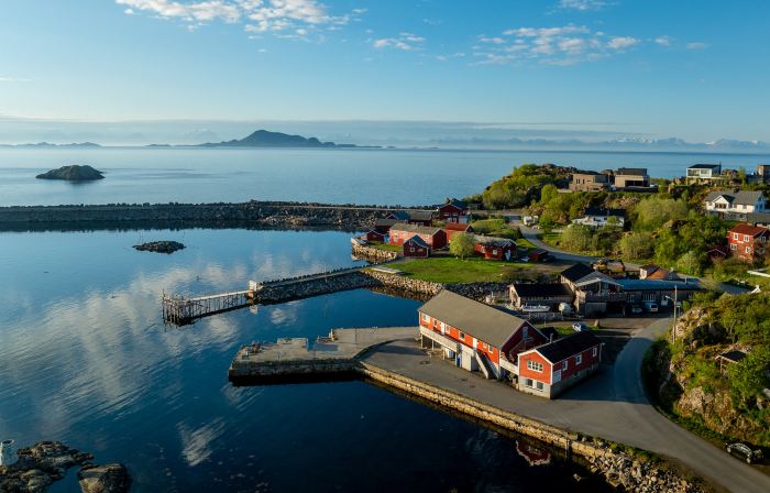 Astra Whale - Waterfront Boutique Hostel in Lofoten