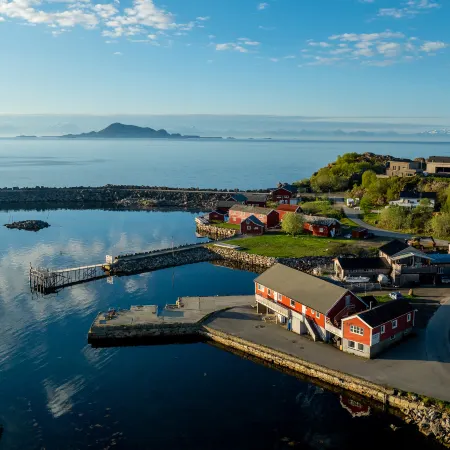 Astra Whale - Waterfront Boutique Hostel in Lofoten