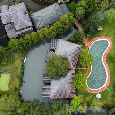 Water Villa Отели рядом с достопримечательностью «Озеро Puli Liyu»