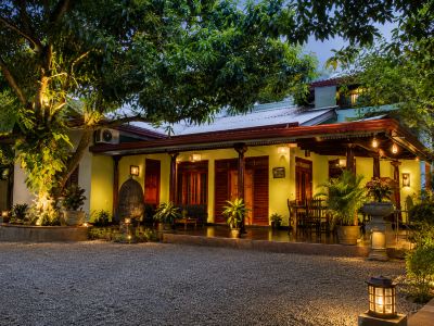 LLT Tourist Inn and Safari Jeep