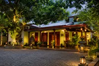 Llt Tourist Inn and Safari Jeep - Spa