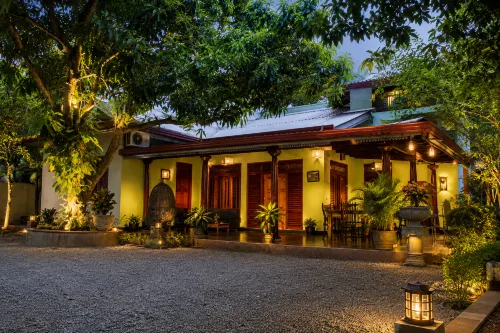 Llt Tourist Inn and Safari Jeep - Spa