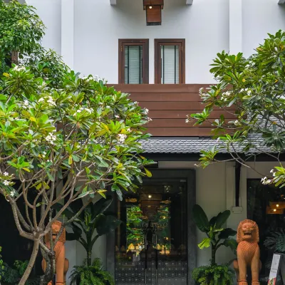 Nita by Vo Luxury Hotel Hotels near Bak Kheng Mountain