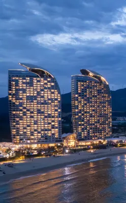Salt Crystal Hotel By RìChū - Airport Shuttle
