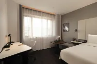 Baicheng Station Liancheng Commercial Street Pedestrian Street Atour Hotel - Wi-Fi