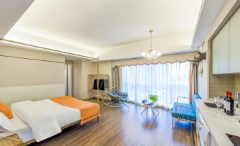 Sweeten Hotel (Chengdu Chunxi Road Jiuyan Bridge)