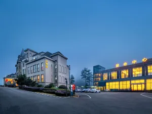 Swanburg Resort Hotel