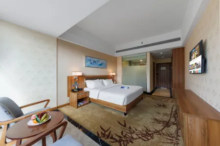 Irvine Holiday Hotel Отели рядом с достопримечательностью «Zhuhai Branch of Beijing Normal University Dormitory»