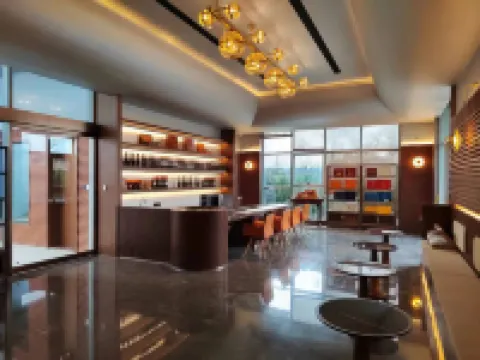 Minghui Yilan (Huanghe University of Science and Technology South Third Ring Road Subway Station)