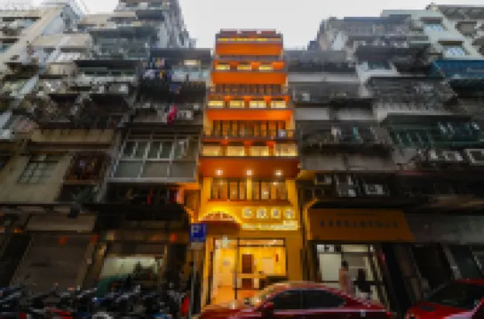 Family Inn(Rua De Miguel Aires) Hotels in 