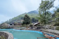 Floral Hotel · Quzhou Yueming Cangwu Hotel  (Ziweishan National Forest Park Branch) - Romantic