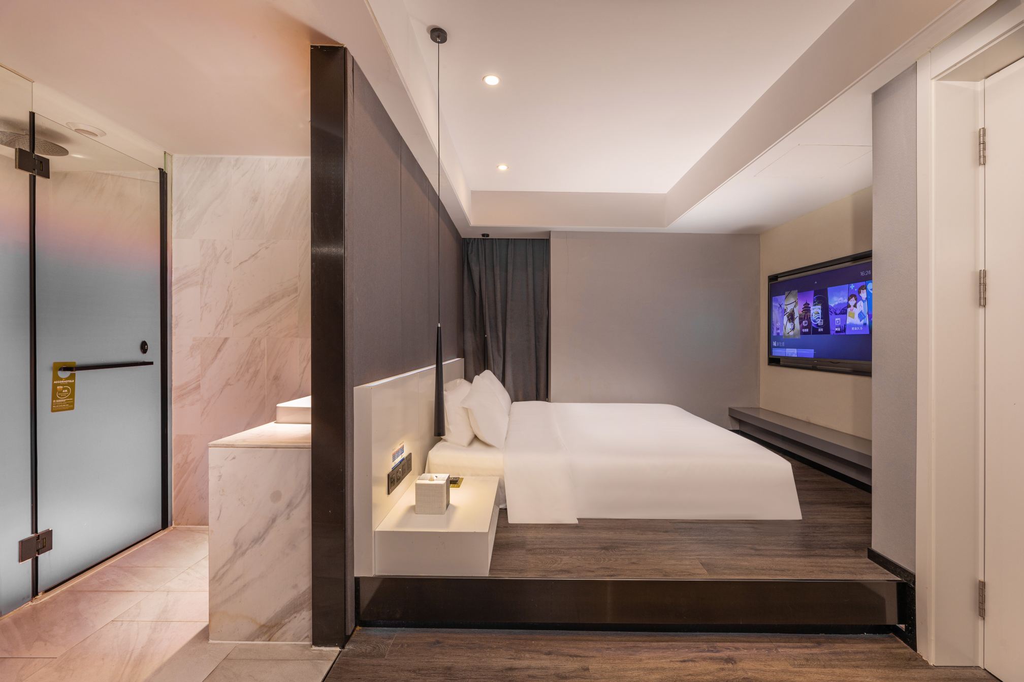 Standard Queen Room