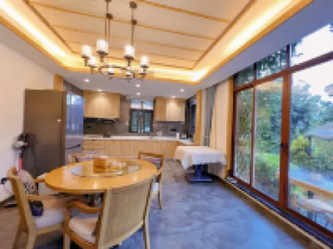 Xishuangbanna Bohai Birch Tree Hot Spring Yunshu