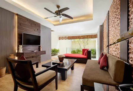 Villa Kayu Raja