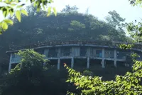 Longnan Huaqiqi Cliff Homestay - con vistas a la montaña