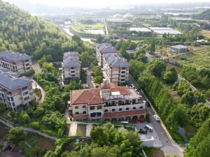 Huzhou Guozhan Village Hotel