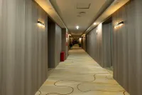 Dora Hotel (Zhengzhou Technology Market)