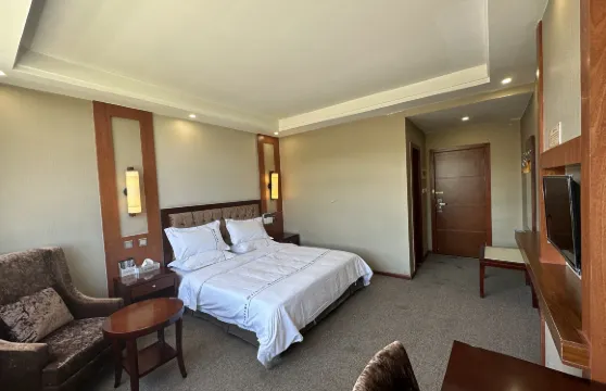 阿壩多美觀景大酒店