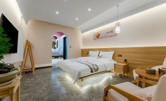 Mountain and Water Residence