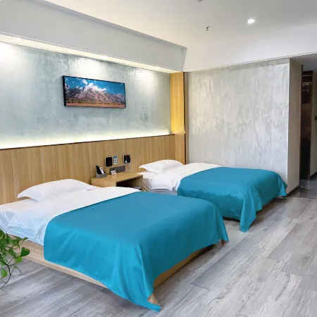 Shuju Business Hotel (Yining Railway Station)