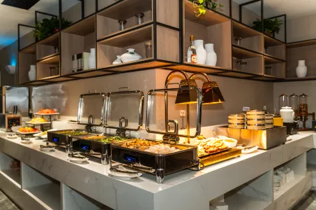 H Hotel Отели рядом с достопримечательностью «Kaifaqu Pedestrian Street»