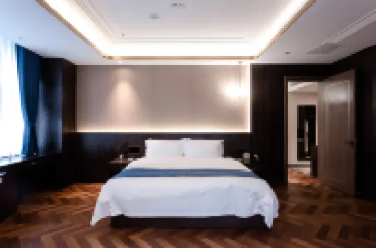 Luzhou Port Investment International Hotel