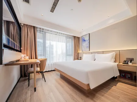 Starway Hotel (Chengdu New Exhibition Center) Отели рядом с достопримечательностью «Tiexiang Temple»