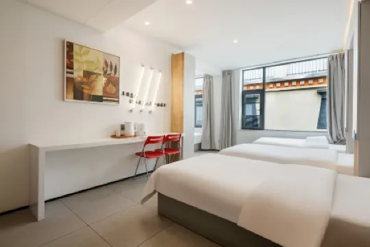 Kangsang Youth Hostel (Potala Palace Jokhang Temple)